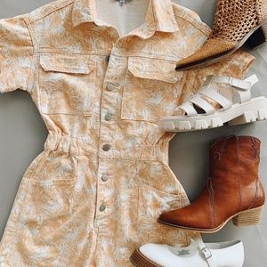 NWT Size Large Tropical Romper / Similar to Free People or Show me your MUMU